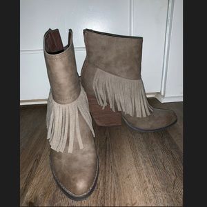 🍂TASSLE BOOTIES🍂